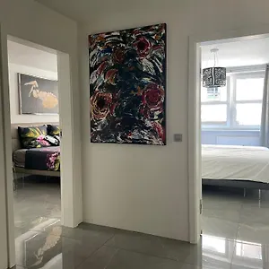 Apartment Luxurious 2 Bedroom Old, Munich